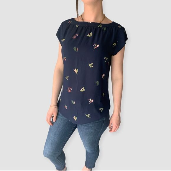 🌸3 for $30🌸 Reitmans sleeveless top - Picture 2 of 3